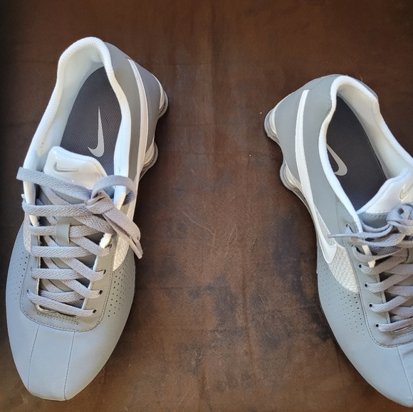 Nike Shox deliver size 10 brand new in box - Picture 7 of 7